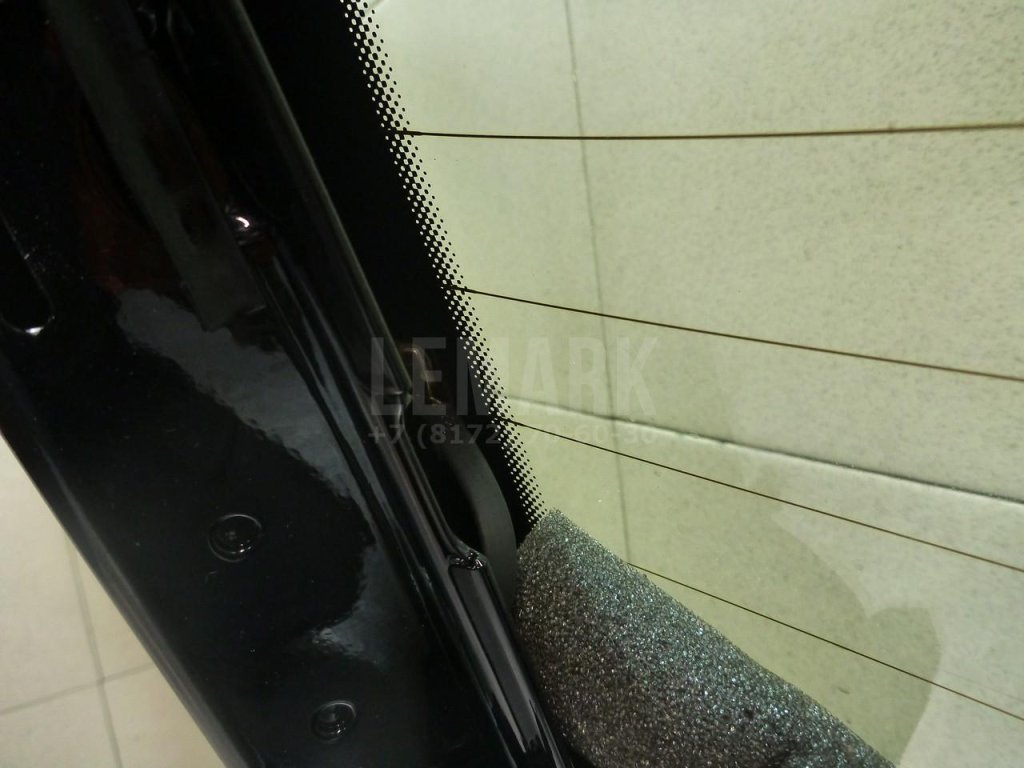 Дверь багажника со стеклом