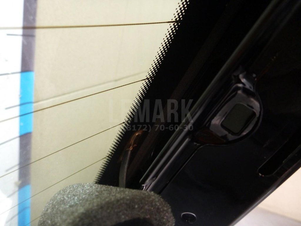 Дверь багажника со стеклом