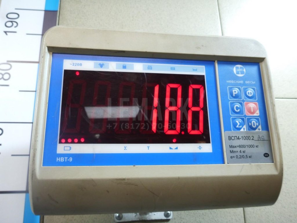 Дверь багажника со стеклом