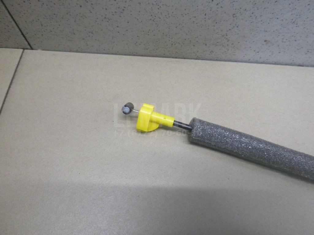 Трос открывания передней двери