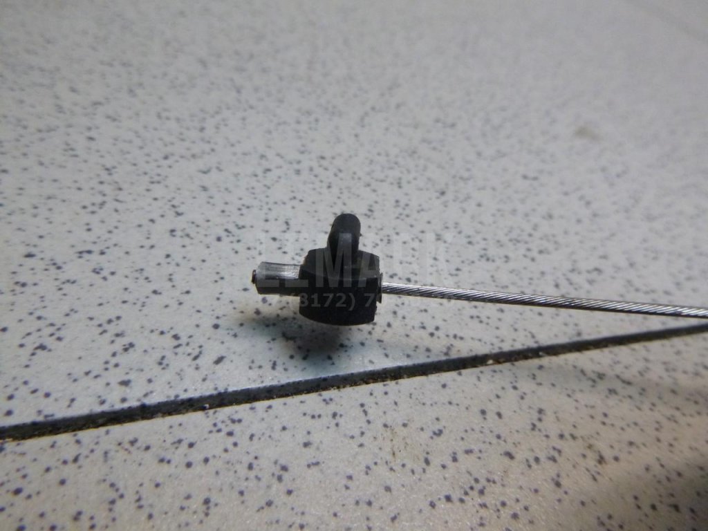 Трос открывания передней двери