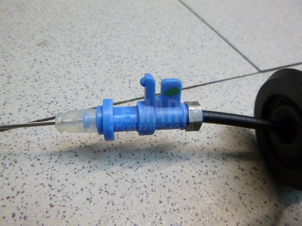 Трос открывания передней двери