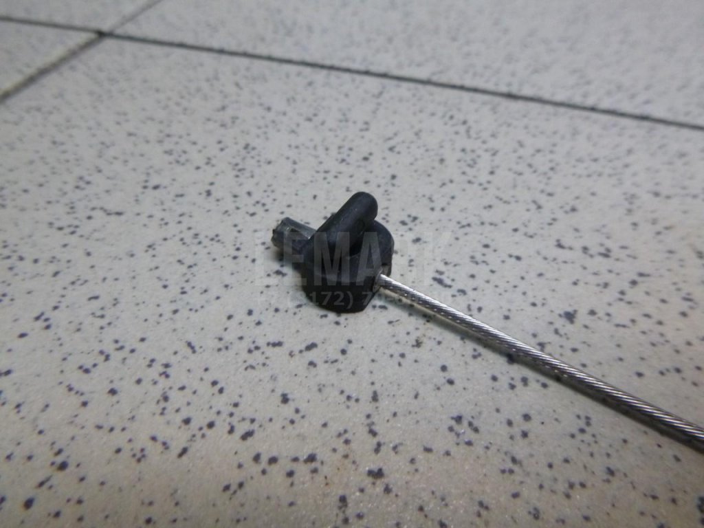 Трос открывания передней двери