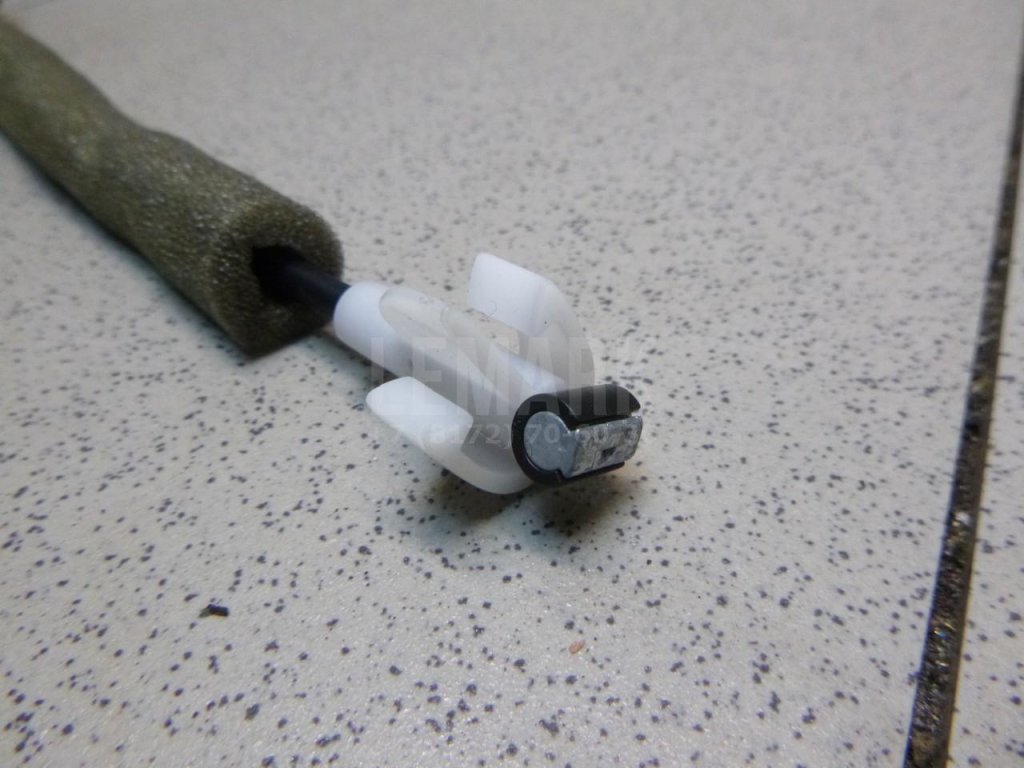 Трос открывания передней двери