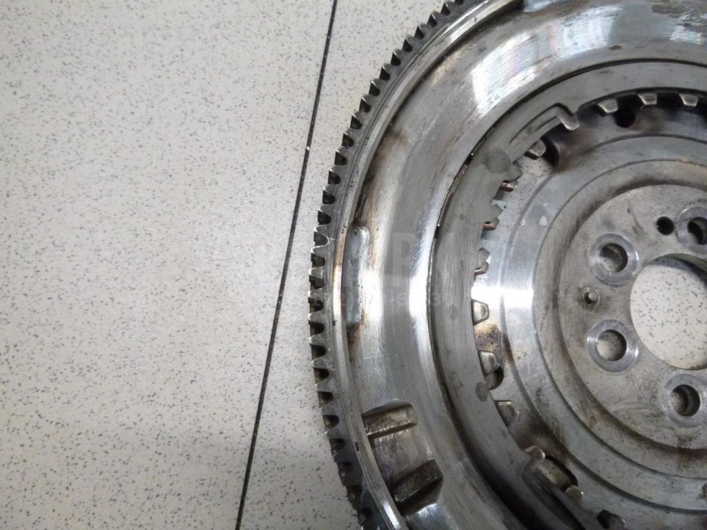 Маховик для  Audi A4 [B9] 2015