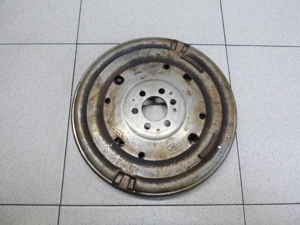 Маховик для  Audi A4 [B9] 2015