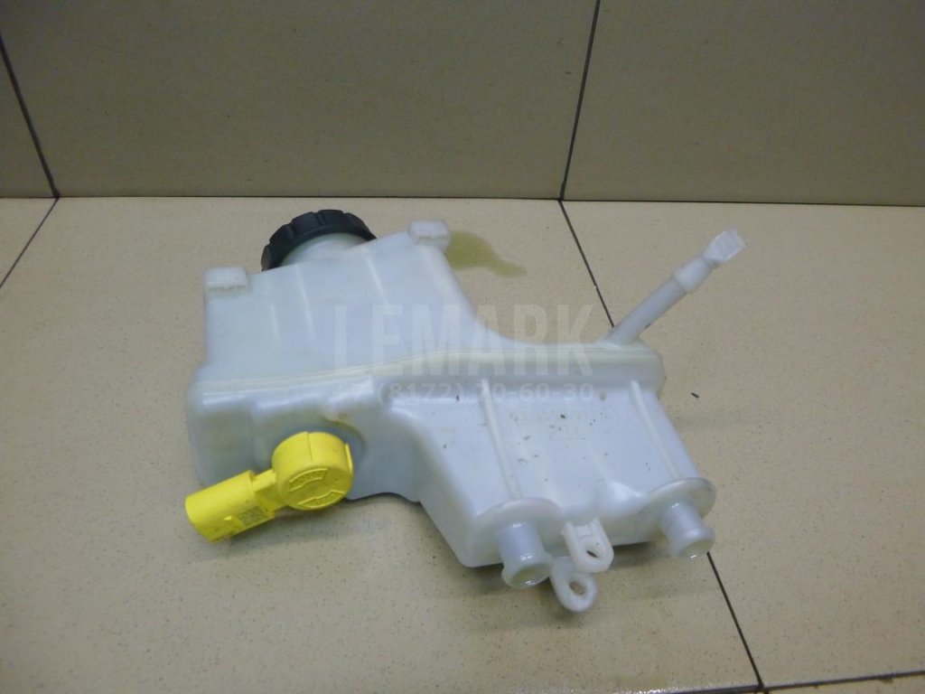 Бачок главного тормозного цилиндра