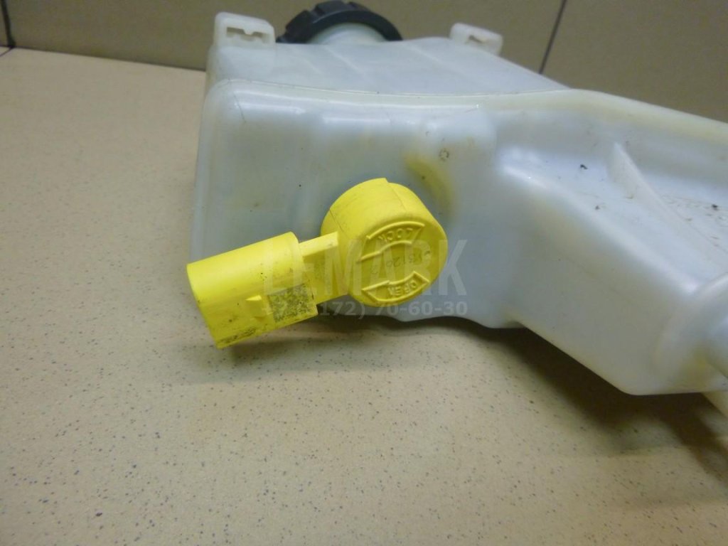 Бачок главного тормозного цилиндра