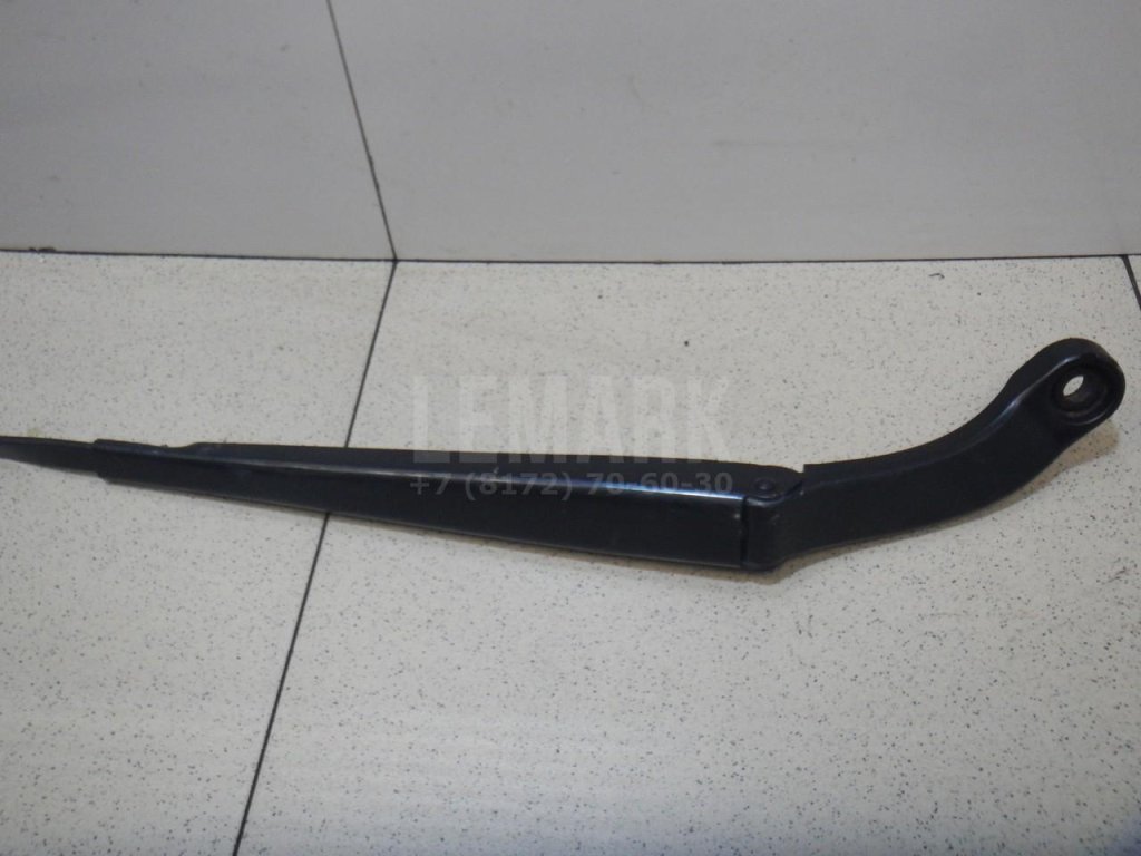 Поводок стеклоочистителя передний правый