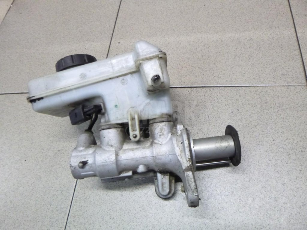 Цилиндр тормозной главный