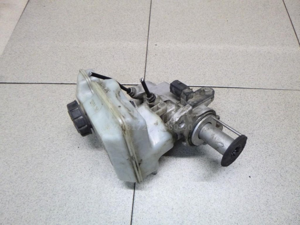 Цилиндр тормозной главный