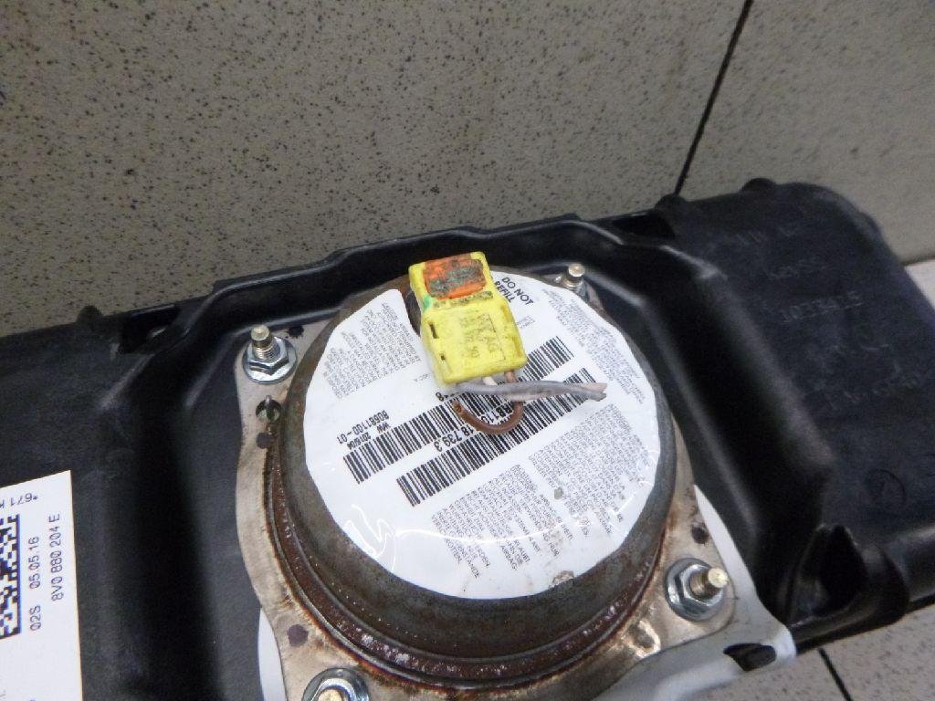 Подушка безопасности пассажирская (в торпедо)