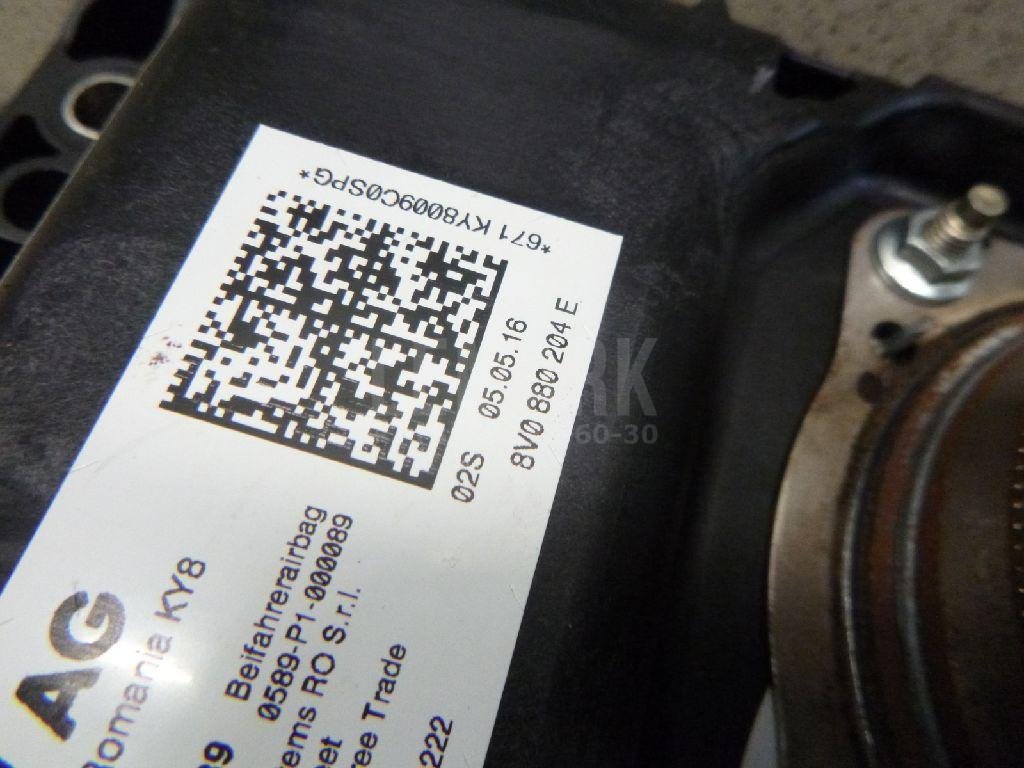 Подушка безопасности пассажирская (в торпедо)