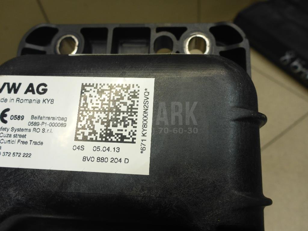 Подушка безопасности пассажирская (в торпедо)