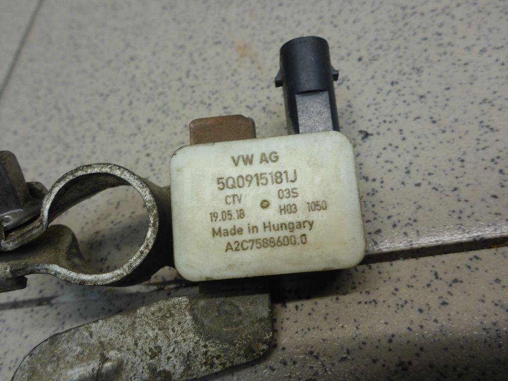 Клемма аккумулятора минус