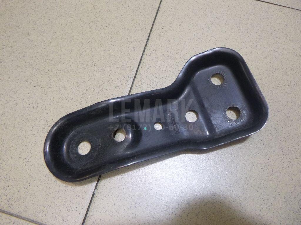 Кронштейн передней балки