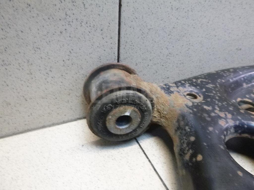 Рычаг передний правый