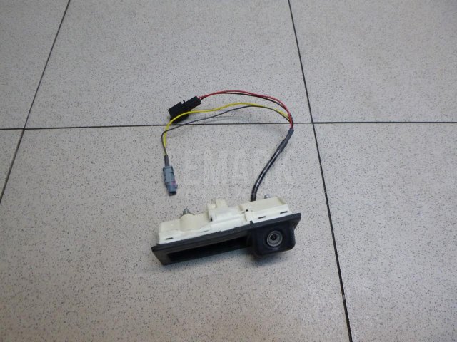 Кнопка открывания багажника