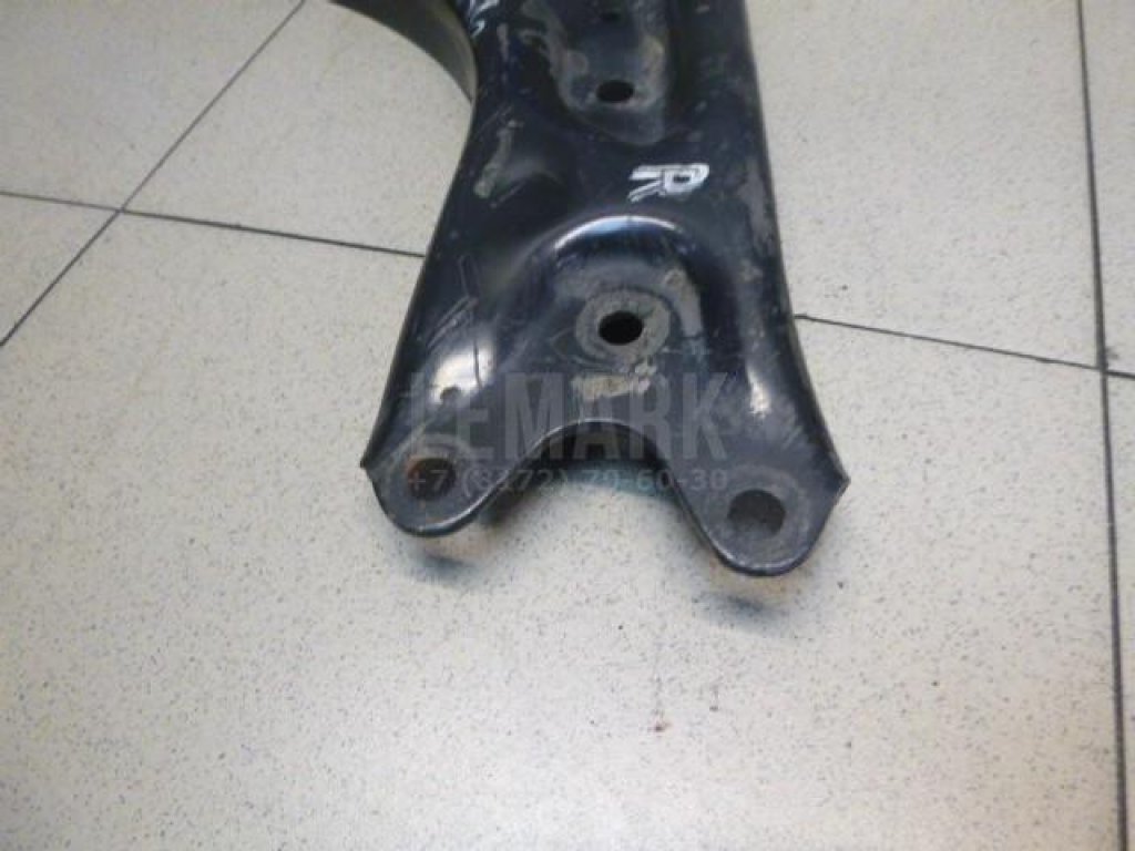 Рычаг передний правый