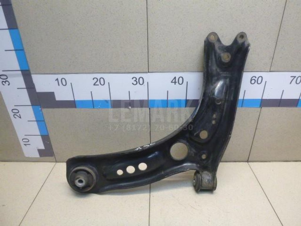 Рычаг передний правый