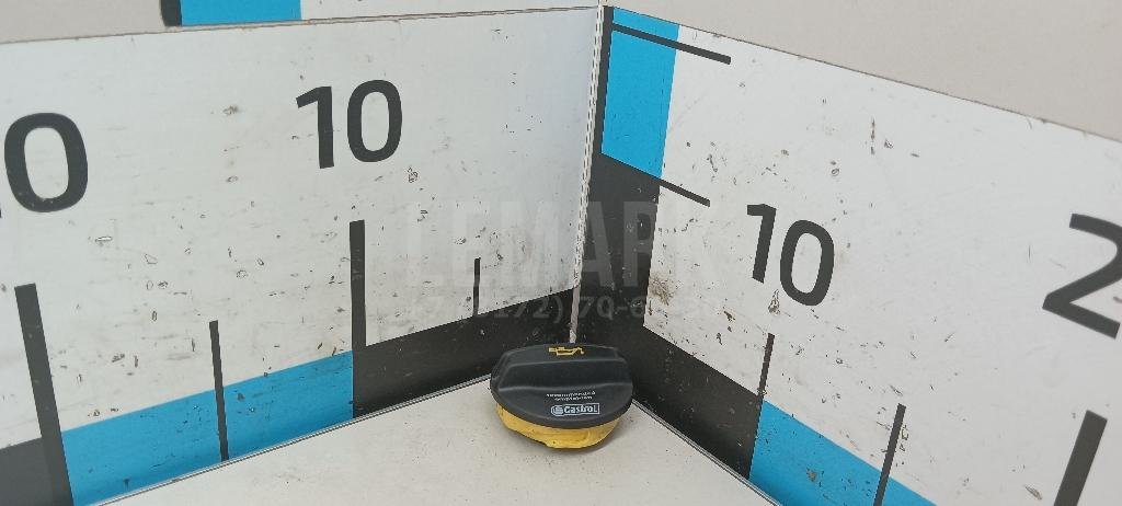 Крышка маслозаливной горловины