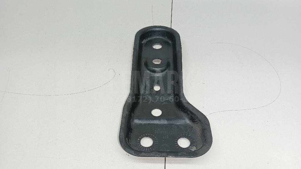 Кронштейн передней балки