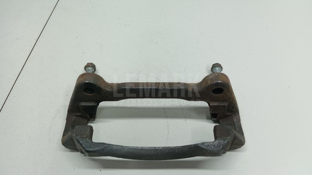 Скоба суппорта переднего левого