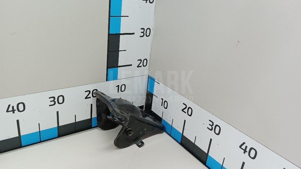 Кронштейн задней балки