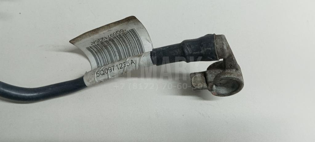 Клемма аккумулятора минус