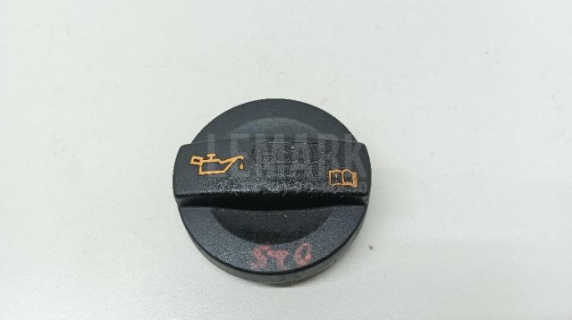 Крышка маслозаливной горловины