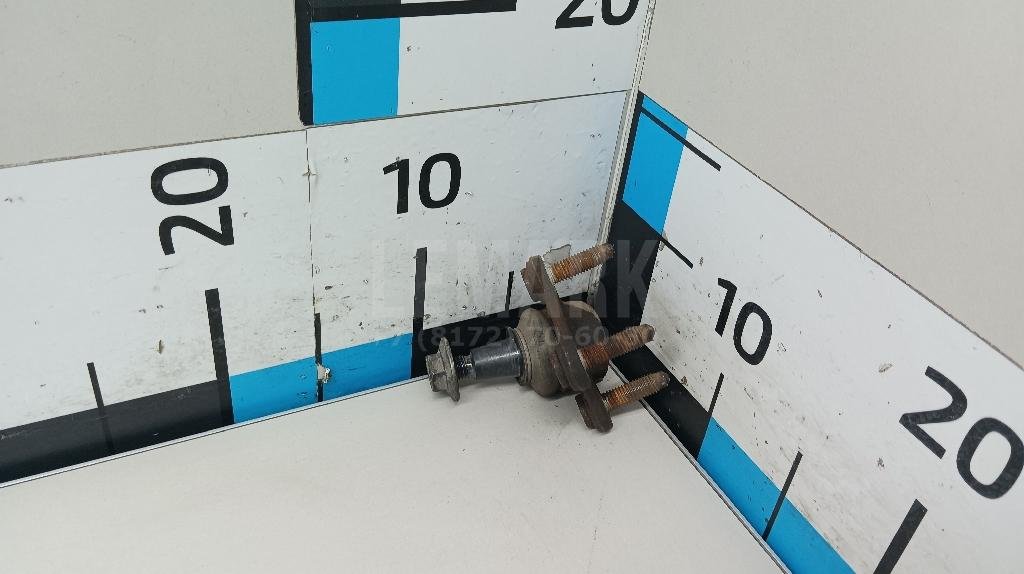 Опора шаровая правая передней подвески