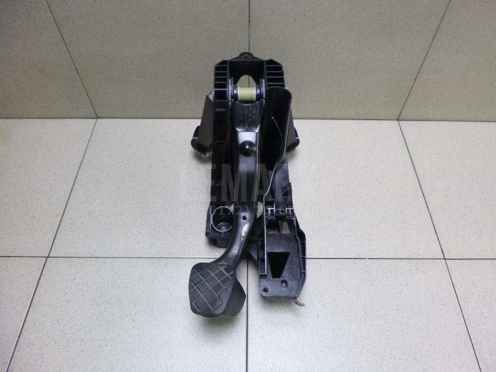 Педаль тормоза