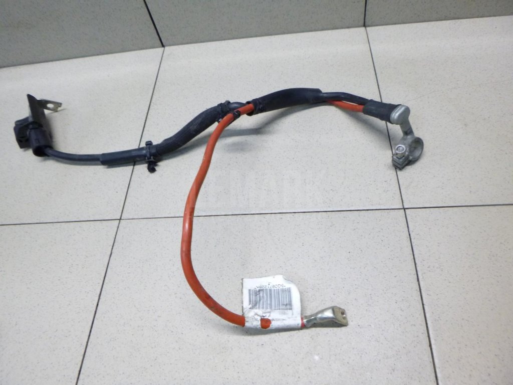 Клемма аккумулятора плюс