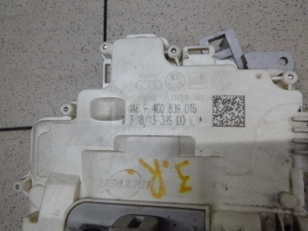 Замок двери задней правой