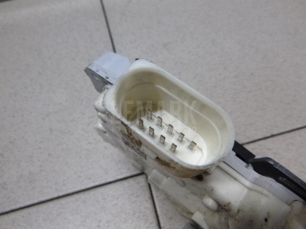 Замок двери задней правой