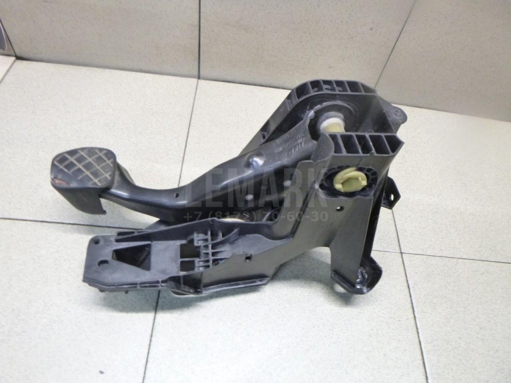 Педаль тормоза