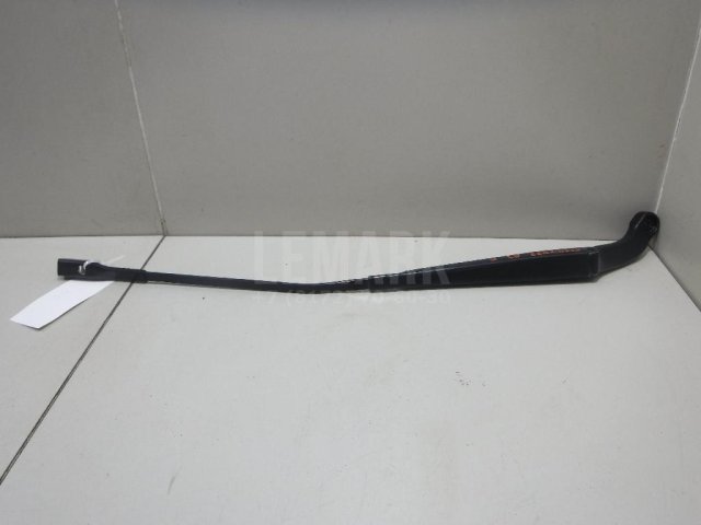 Поводок стеклоочистителя передний правый