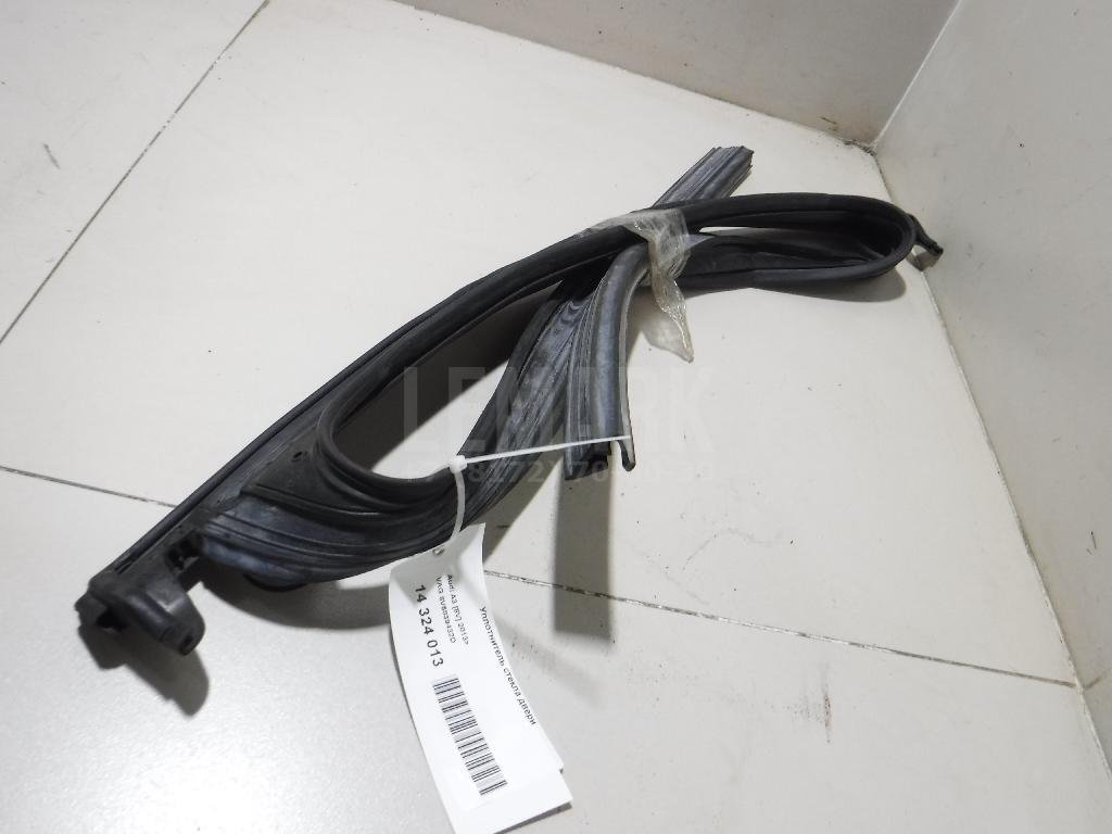 Уплотнитель стекла двери для  Audi A4 [B9] 2015