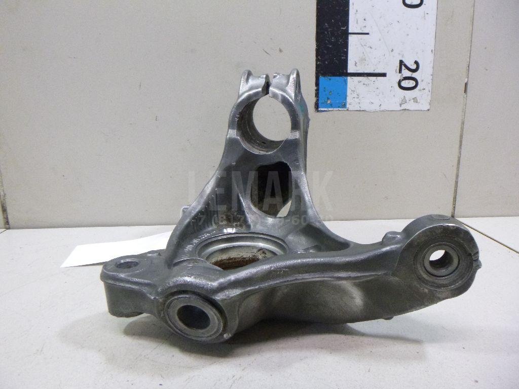 Кулак поворотный передний правый