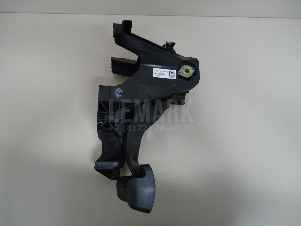 Педаль тормоза