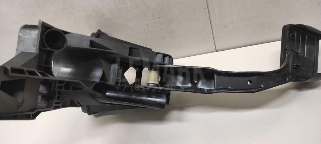 Педаль тормоза