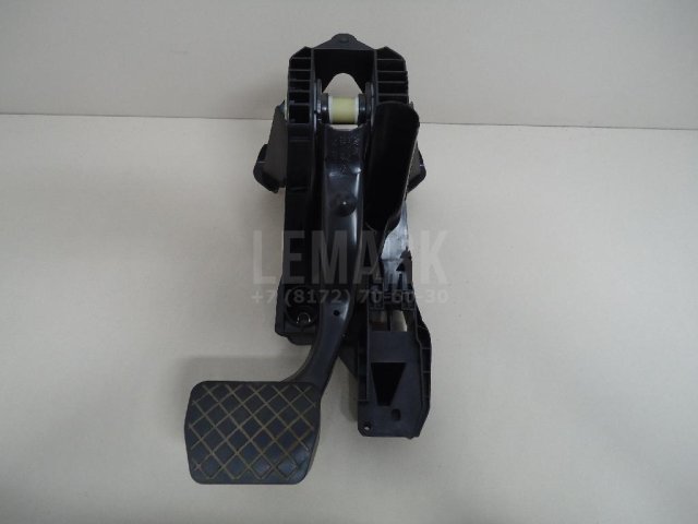 Педаль тормоза