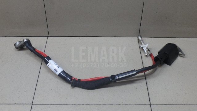 Клемма аккумулятора плюс