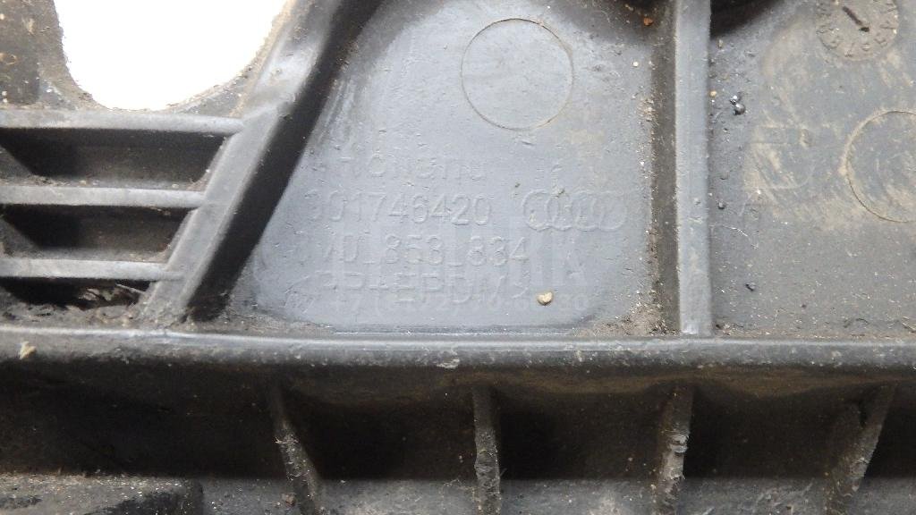 Брызговик задний правый