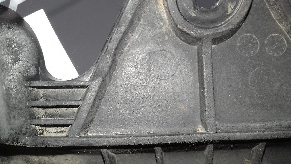 Брызговик задний правый