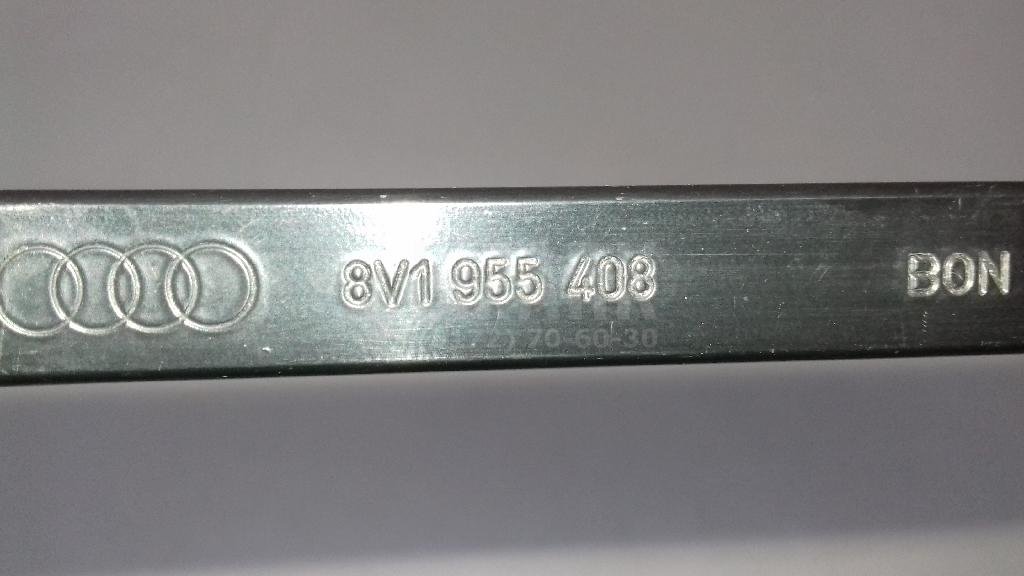 Поводок стеклоочистителя передний правый