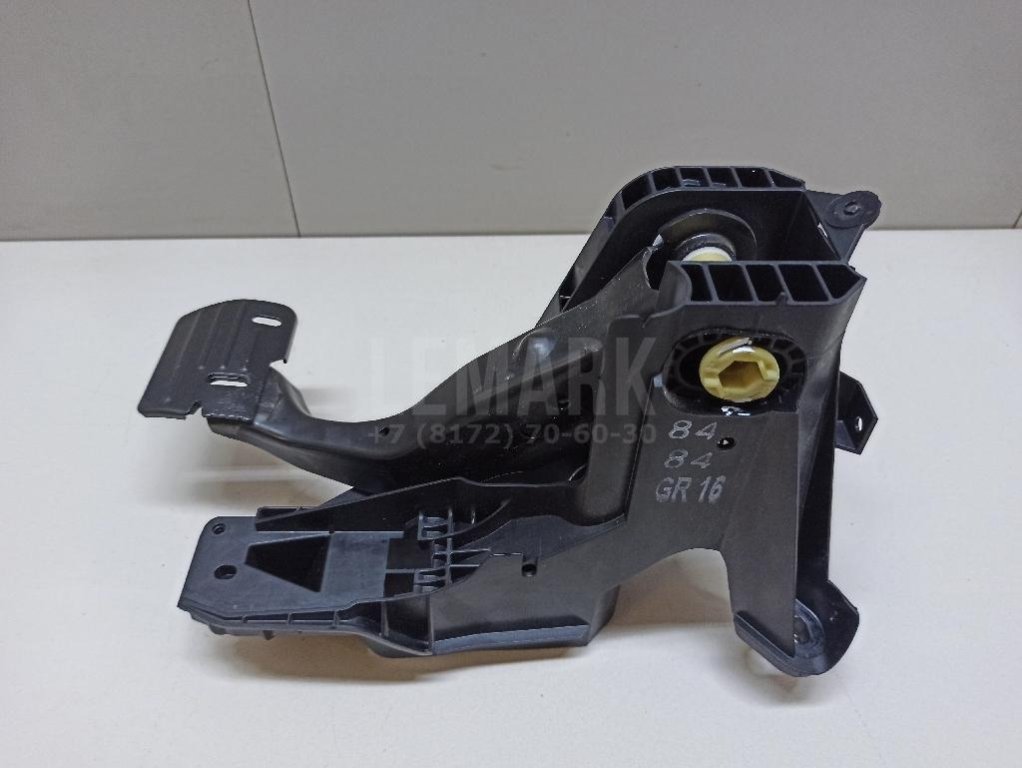 Педаль тормоза