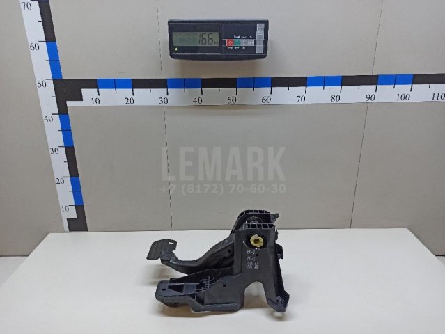 Педаль тормоза