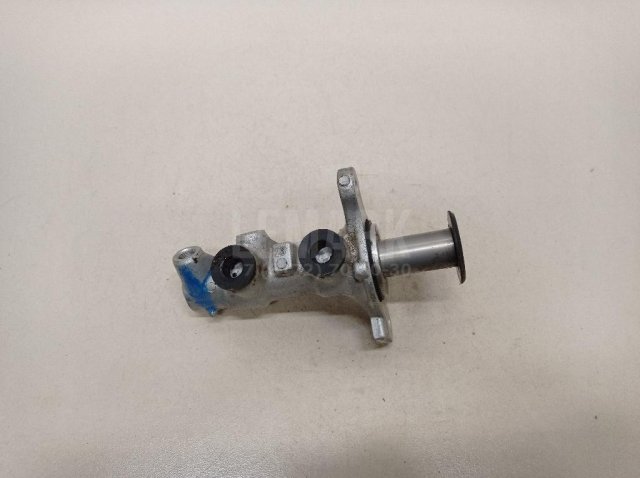 Цилиндр тормозной главный