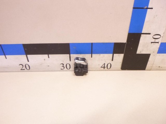 Кнопка стеклоподъемника